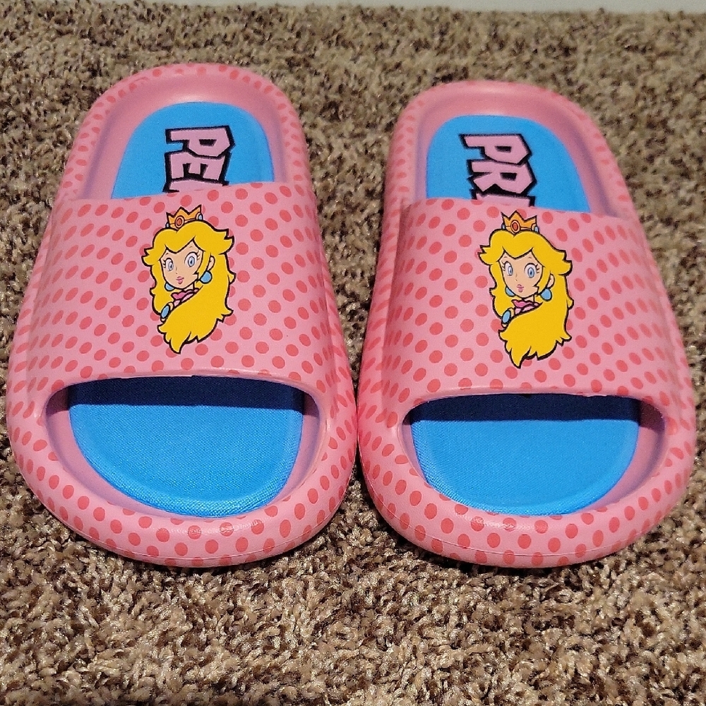 Womens Size 9 Princess Peach Slides. New Without Tag